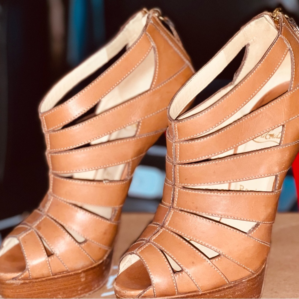 38.5 (fit 7.5US) used good condition